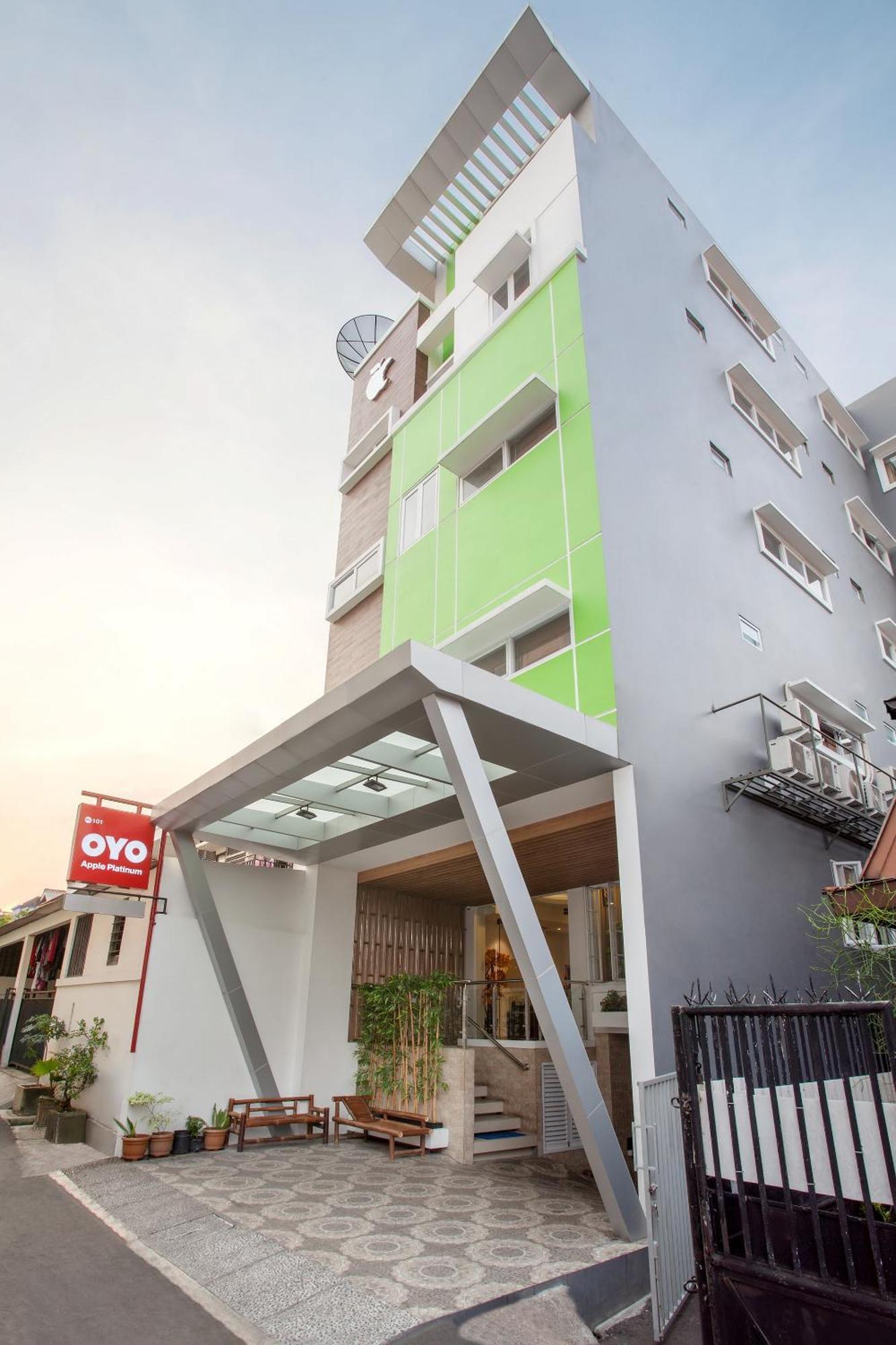 Super Oyo Flagship 101 Apple Platinum Hotel Jakarta Exterior photo