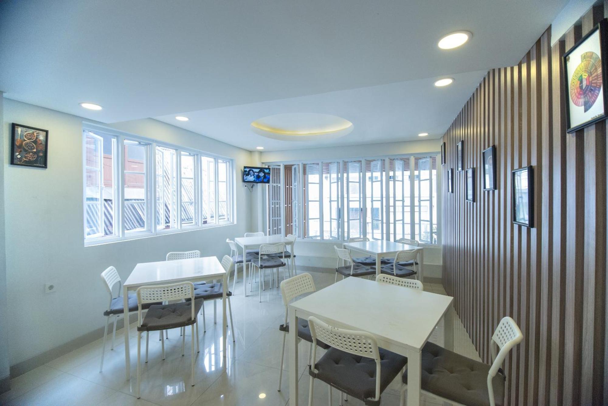 Super Oyo Flagship 101 Apple Platinum Hotel Jakarta Exterior photo